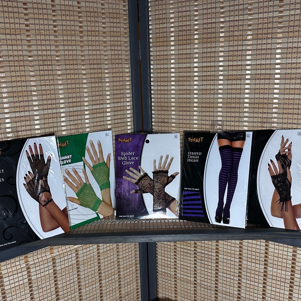 Assorted Fishnet or Lace Fingerless Gloves in Black or Green
